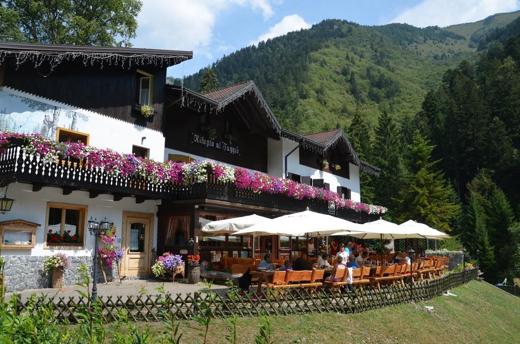 Chalet Al Faggio Hostal Lenzumo di Concei Exterior foto